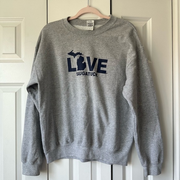 Saugatuck Michigan Sweatshirt Crew Neck - Picture 1 of 5